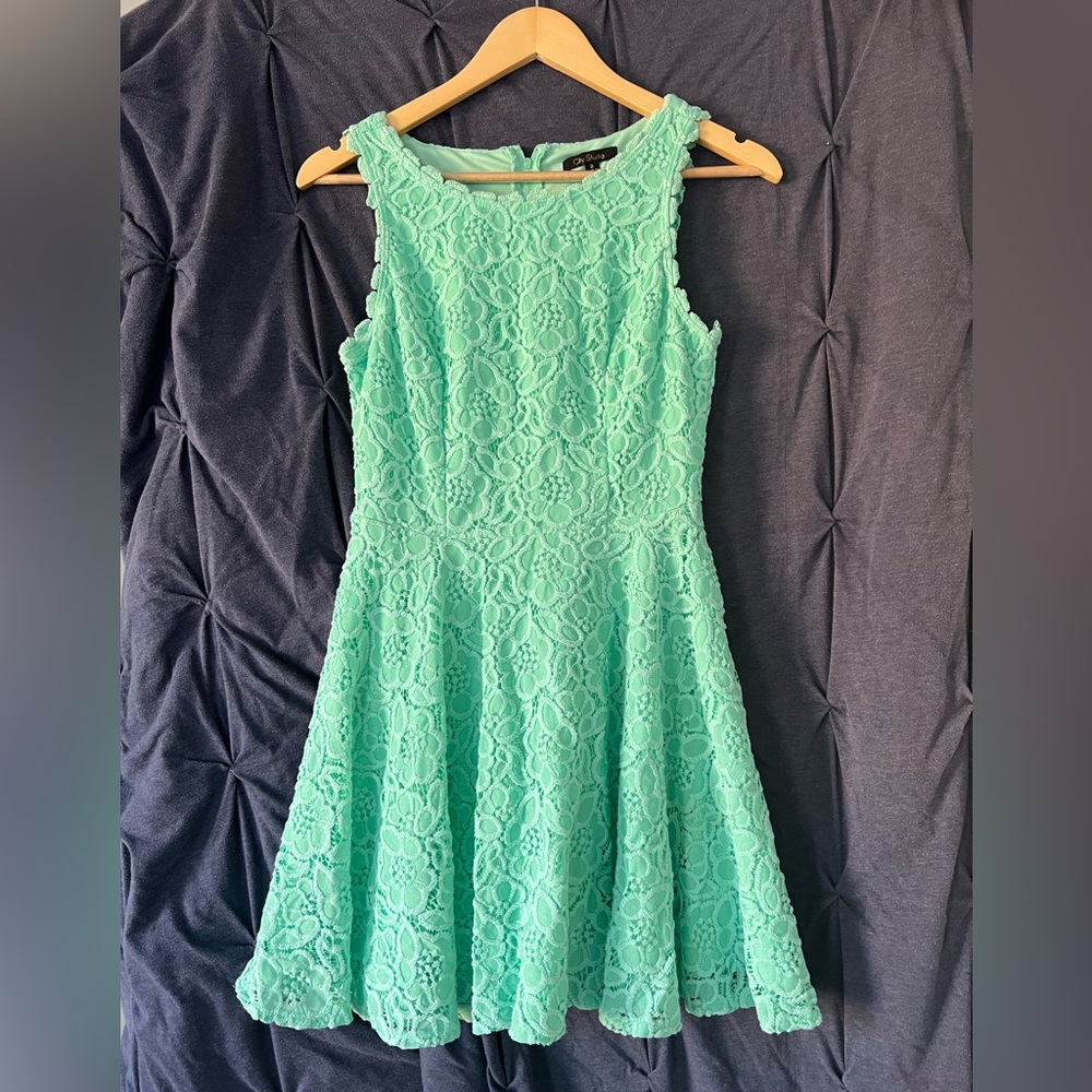 Vibrant Green Spring Dress. Junior Size